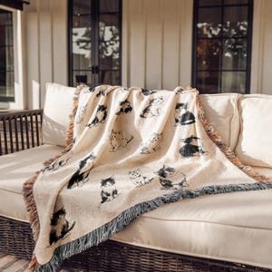 Woven Cat Blanket Kitten Design Collection Black White Monochromatic Home Textile Cozy Throw Living Room Accent Pet Lover Gift Cat Themed Present Soft Comfort Blanket Cute Kitten Pattern Modern Style Bedroom Furniture Accent Cat Mom