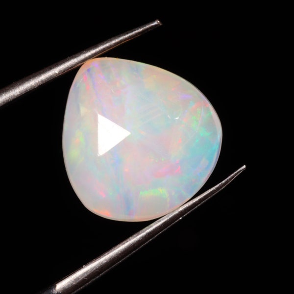 Meraviglioso opale etiope naturale di alta qualità a forma di cuore opale sfaccettato taglio rosa pietra preziosa sciolta per realizzare gioielli 1,50 ct 11X11X3 MM ST-816
