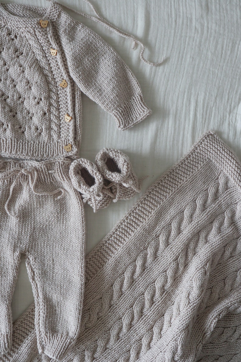 Knitwear Baby Set of 5, Knit Newborn outfit, Baby shower gift, Coming Home Outfit, Newborn girl outfit, Knit Baby Clothes, Baby Girl Clothes zdjęcie 7