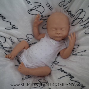 16" Full Body Platinum Silicone Baby Girl Doll Reborn - Blank Unpainted - with Drink/Wet - The Silicone Doll Company image 3
