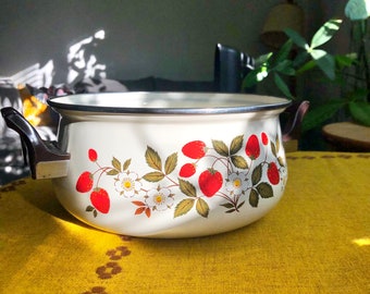 Vintage Sheffield Strawberries ‘N Cream Enamel/Ceramic Cookware - 3.5 Qt Stew Pot