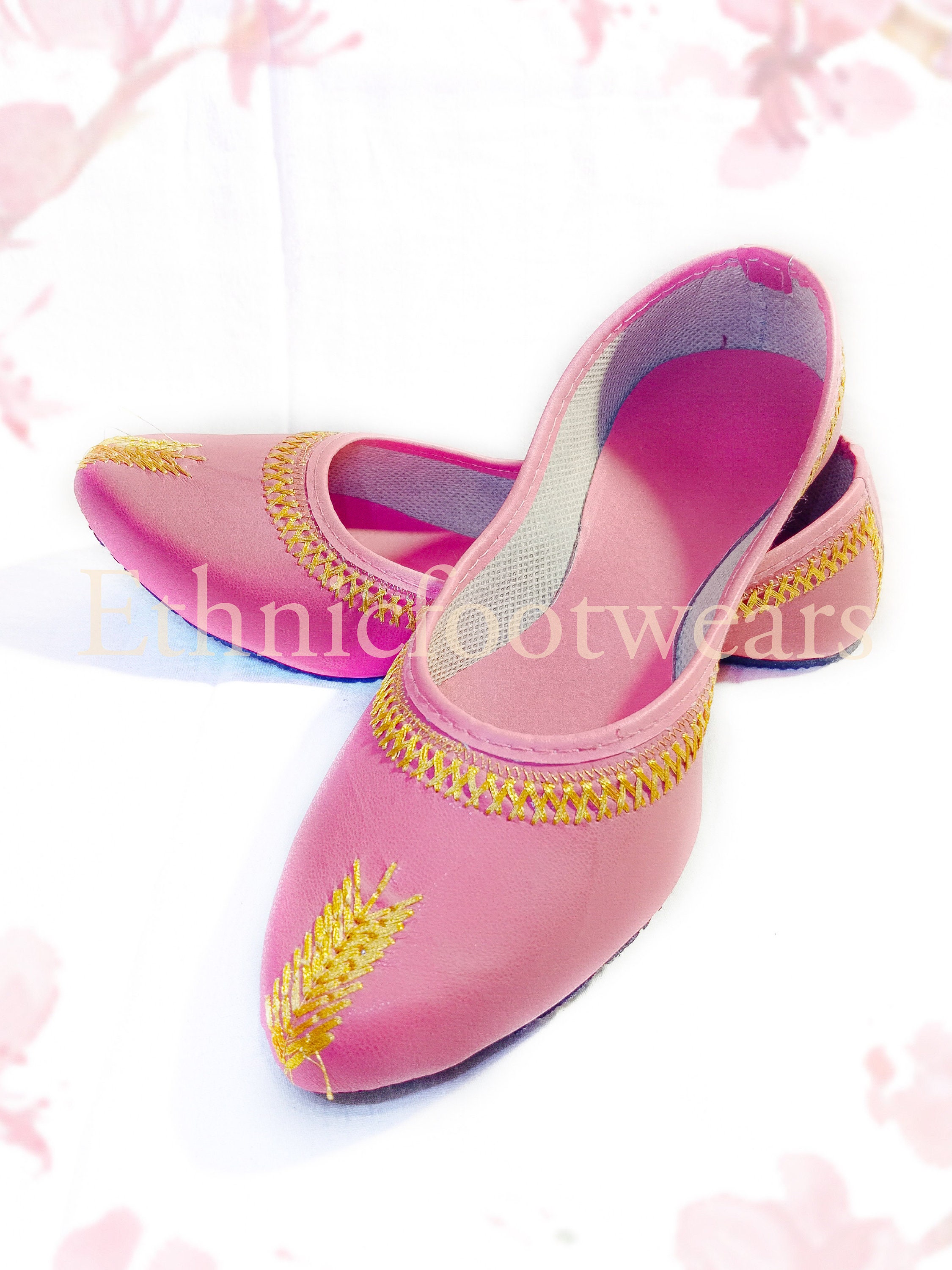 Stylish jutti for girl Clearance