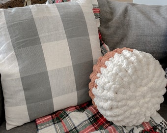 12 Inch Round Chunky Knit Throw Pillow, Decorative Knit Pillow, Cozy Home Decor, Couch Accent Pillow, Bed Accent Pillow, Housewarming Gift