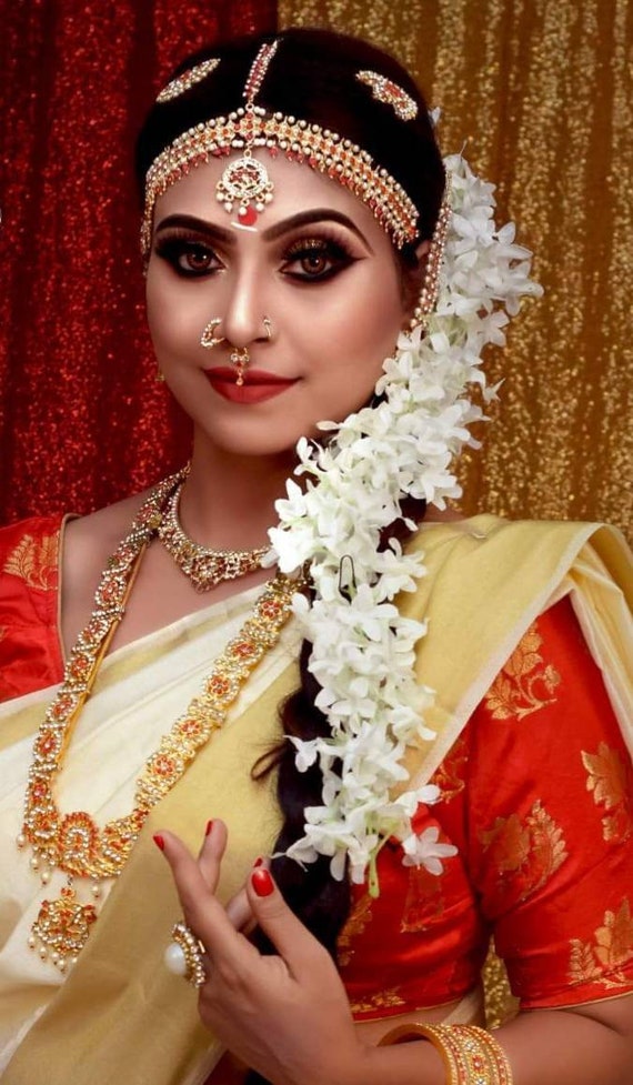 2 in 1 Long Gajra for Hair White Jasmine Floral Braid Cum Bun - Etsy UK 2 in 1 Long Gajra for Hair White Jasmine Floral Braid Cum Bun - Etsy UK