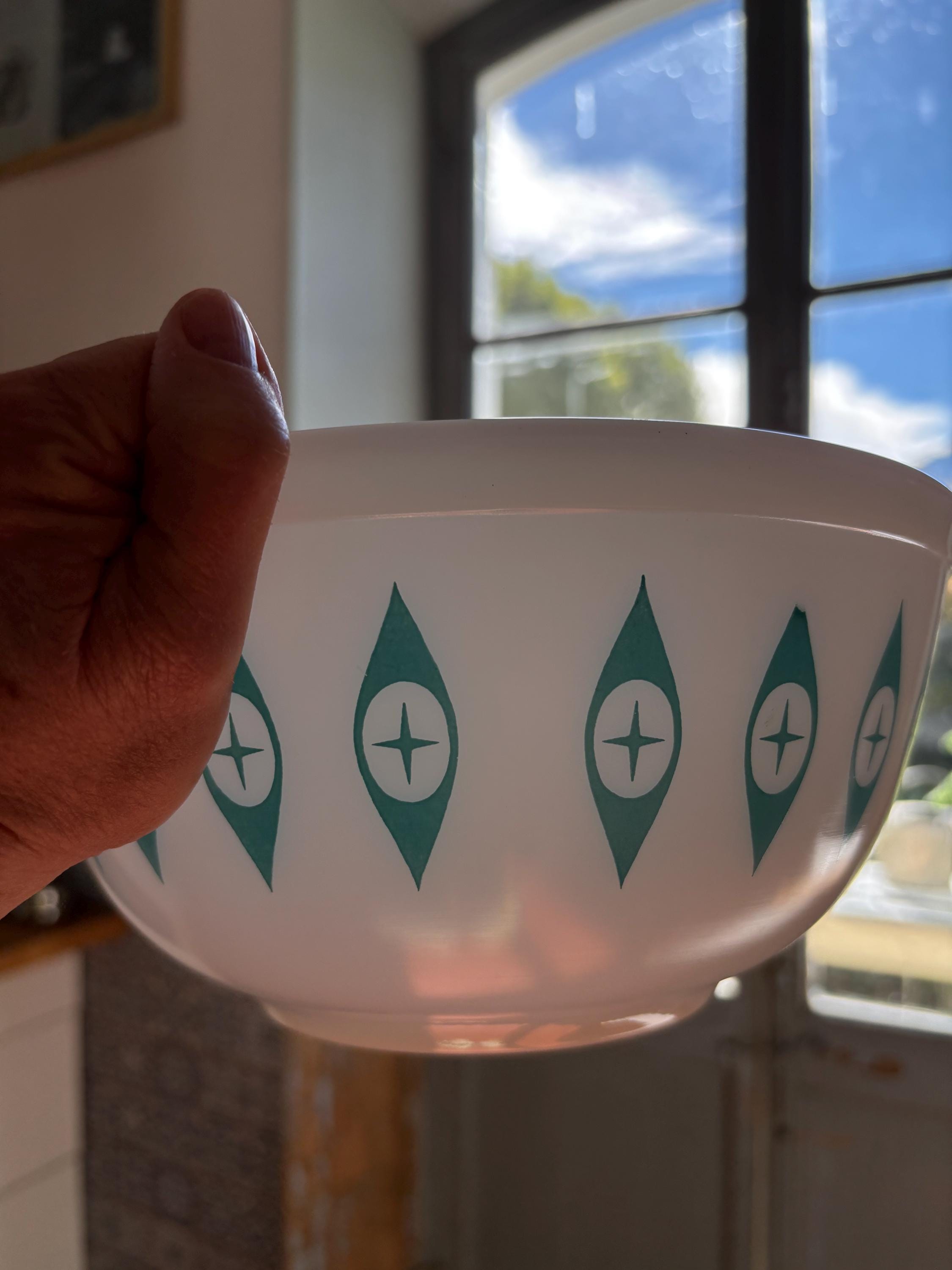 希少なパイレックス アトミックアイズ ボウル – 1950年代ミッド