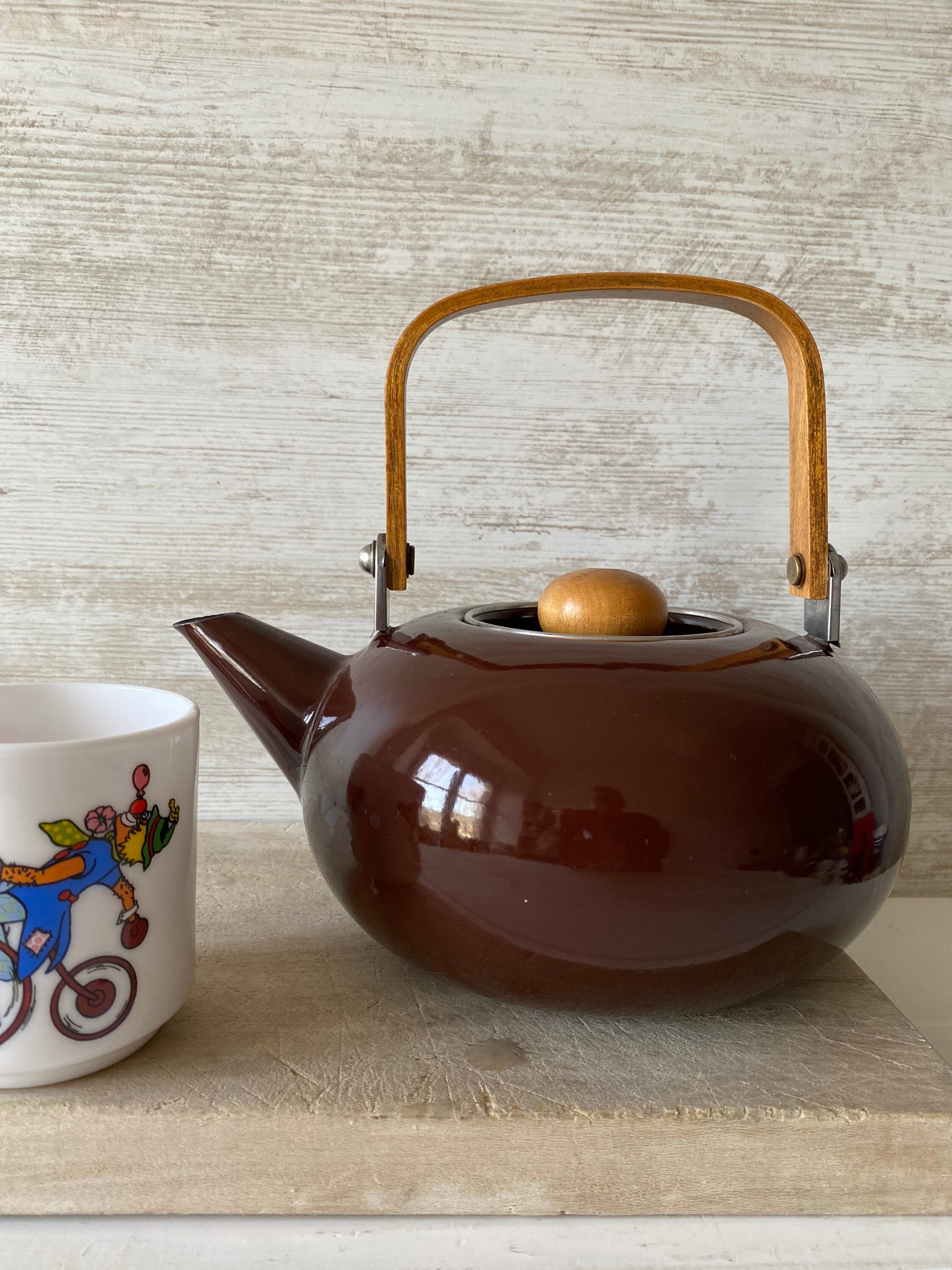 Vintage Dark Brown Enamel Stove Top Tea Kettle - Poignée en Bois Bouilloire Français Émail, à Thé Él