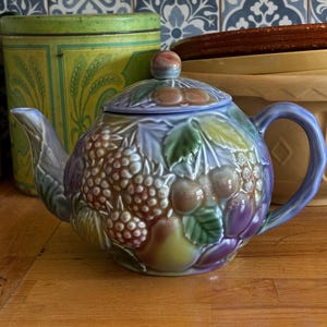 Vintage French Majolica Teapot – Salins-les-Bains Barbotine Berries, 1980s