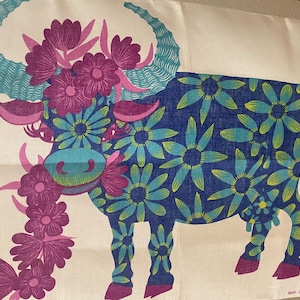 Vintage Belinda Lyon for Oxfam 1970s Linen Tea Towel, Fabulous Daisy Cow , one of the rare  animal designs 70s Wall art tea towel.