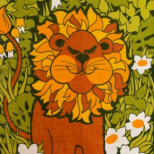 Vintage Dunmoy Irish Linen Tea Towel: 70s Lion Design
