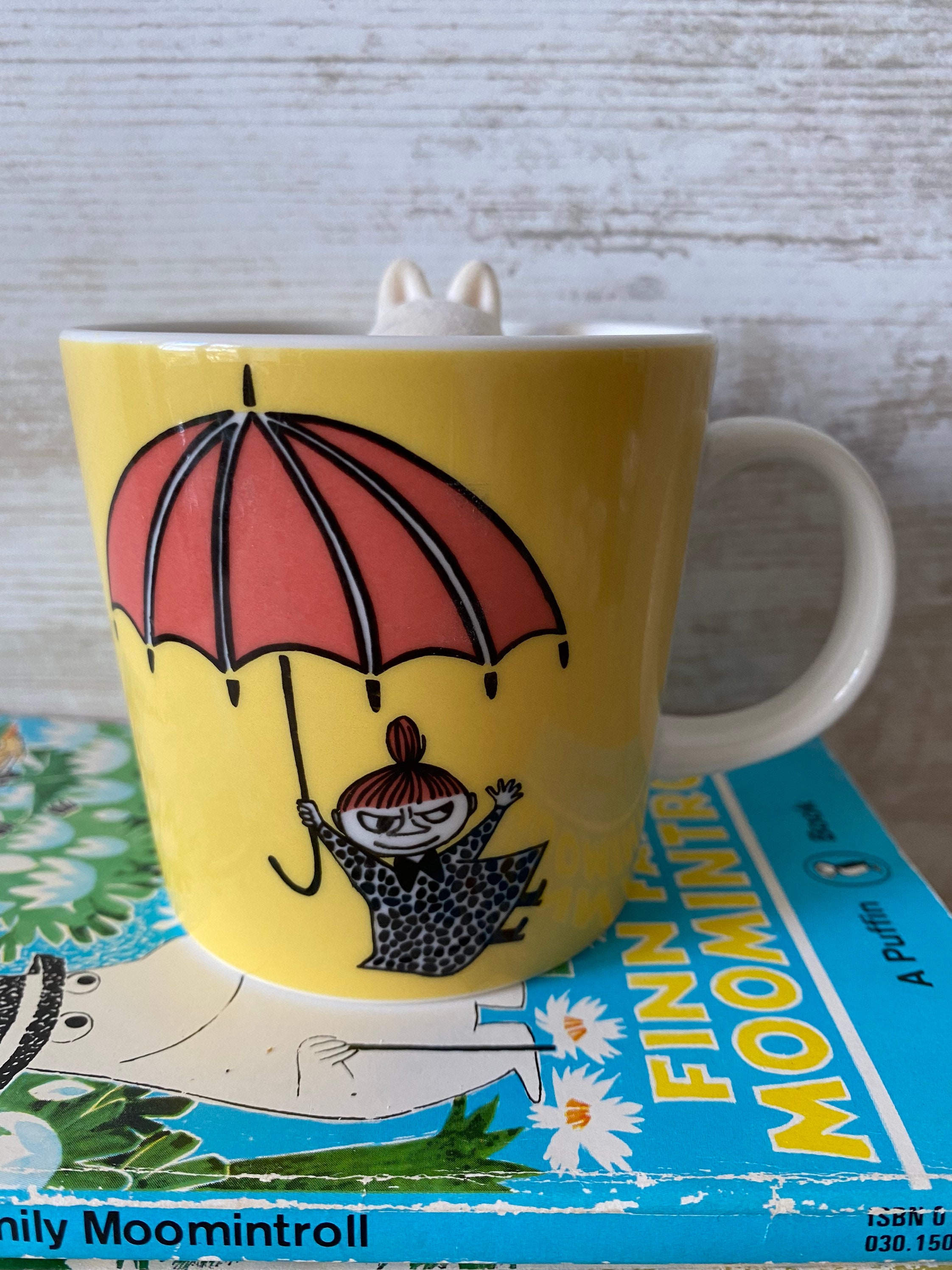 Arabia Finland Rare Discontinued Moomin Mug avec Little My, Yellow Mug. à Collectionner