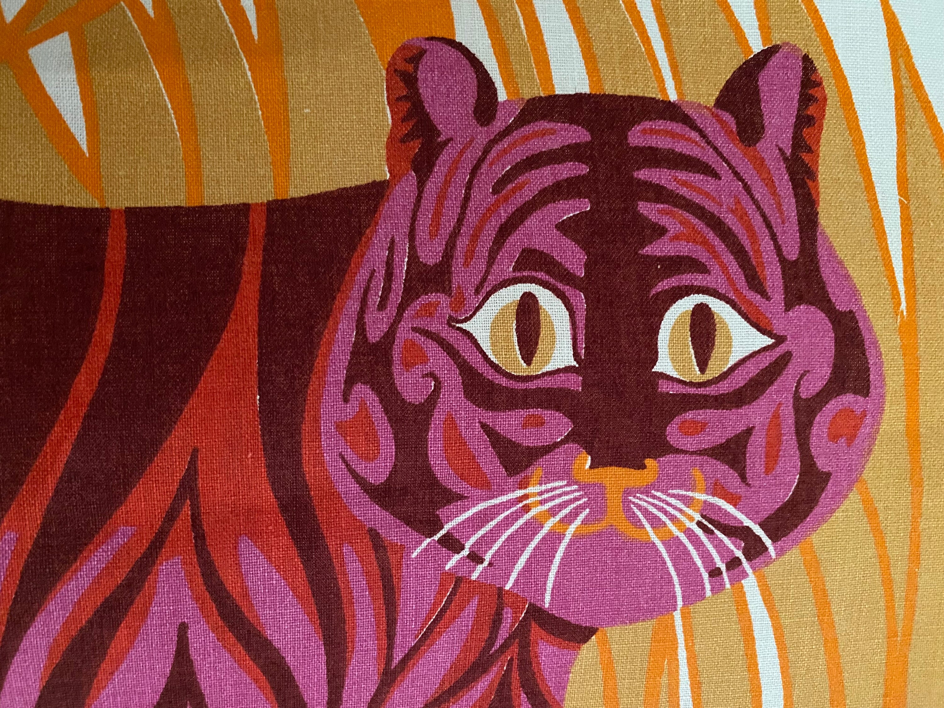 ベリンダ・リヨンのオックスファムのティータオル Vintage Belinda Lyon Pink Tiger Linen Tea Towel: 1970s Oxfam Wall