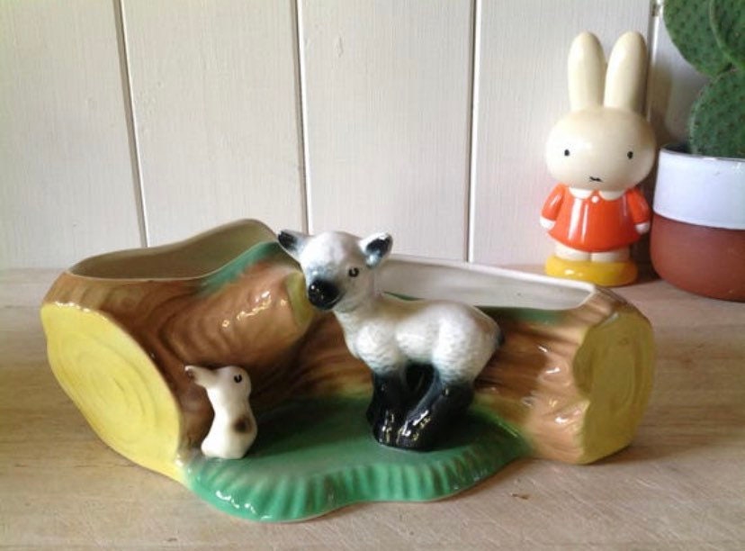 Années 1960, Kitsch Hornsea Fauna - Whimsical Lamb & Bunny Planter Parfait Pour Les Petites Plantes 