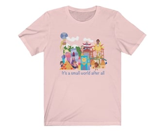 C'est une chemise Small World, chemise Disneyland, chemise Disney World, chemise Disney