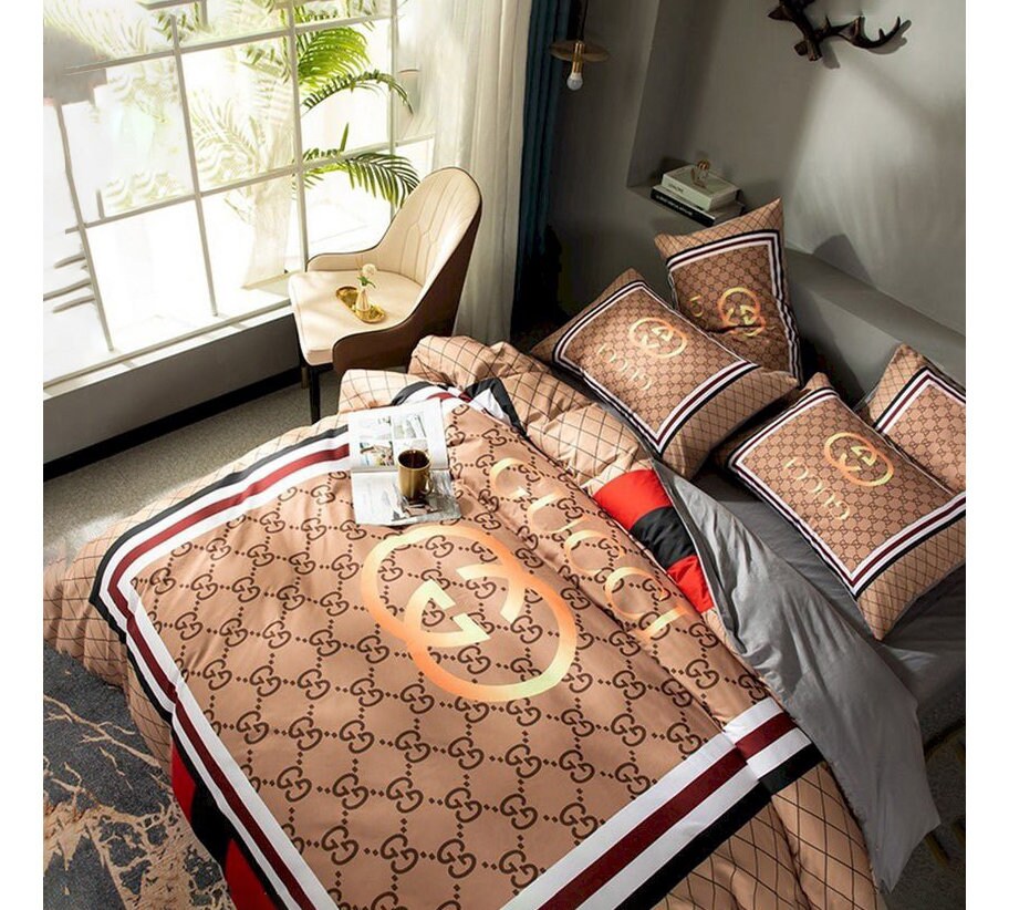 Versace Bedding for sale Only 4 left at 60