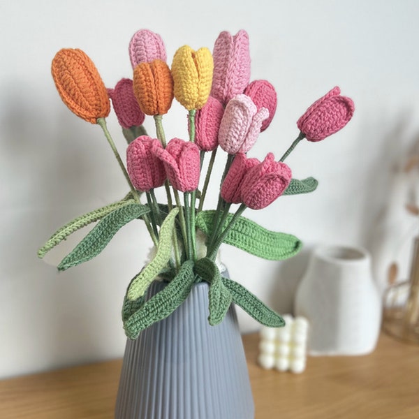 Tulipe au crochet finie, fleurs tricotées faites à la main, fleur au crochet, cadeau de la fête des mères, décoration éclectique, cadeau pour elle, option multicolore