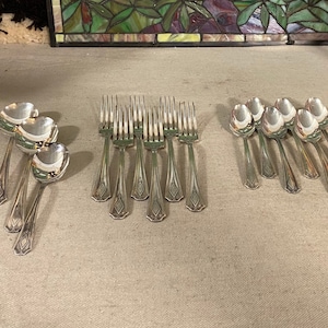 18 Piece Silver-Plate Simeon L & George H. Rogers Company A+1 Oneida Oxford Flatware