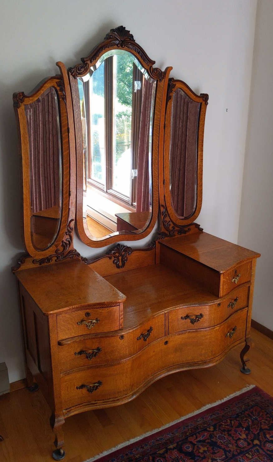 Vintage Tiger Oak Serpentine Vanity Dresser With Curved Drawers and Hinged Beveled Glass Mirrors - Etsy Vintage Tiger Oak Serpentine Vanity Dresser With Curved Drawers and Hinged Beveled Glass Mirrors - Etsy