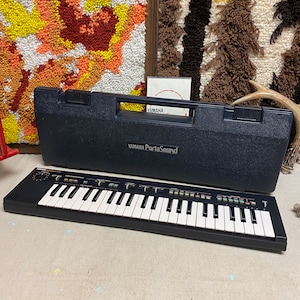 Vintage Yamaha PortaSound PS-400 with Case and Manual