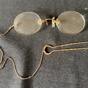STA-BEST 12kt Gold Filled Glasses with Gold Hairpin