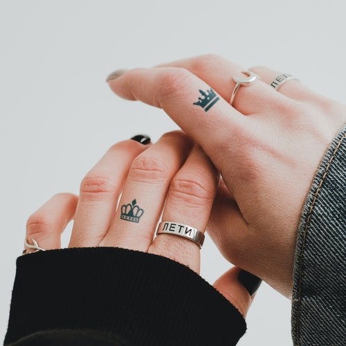 Semi-permanent Tattoo King and Queen Crown Finger Tattoos - Etsy Semi-permanent Tattoo King and Queen Crown Finger Tattoos - Etsy