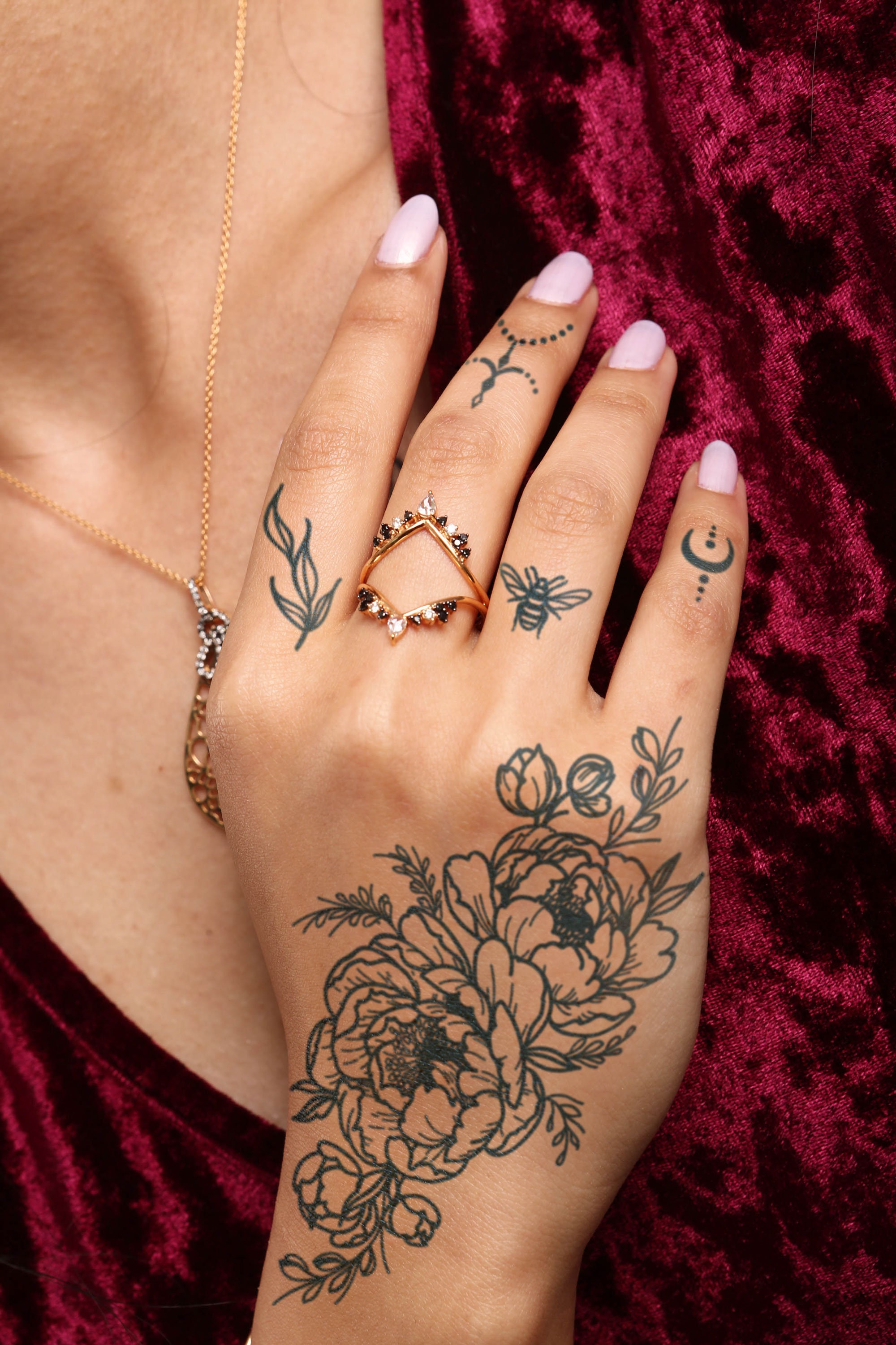 Semi-permanent Tattoo Floral Hand and Finger Tattoo Pack - Etsy Semi-permanent Tattoo Floral Hand and Finger Tattoo Pack - Etsy