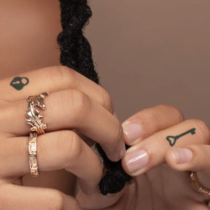 Semi-Permanent Tattoo | Key and Lock | Lasts up to 2 weeks | Temporary Tattoo | Holiday Gift Idea | Jagua henna | tatouage temporaire