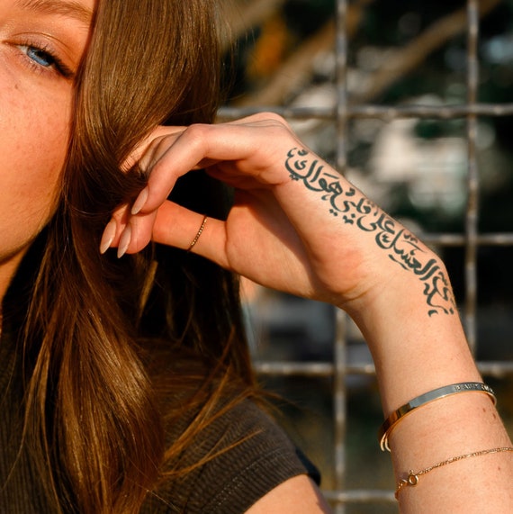 Bracelet Tattoo Like Scarlet Johnson | Wrist bracelet tattoo, Charm bracelet  tattoo, Tattoo bracelet