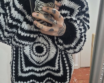 Maglione con gli occhi