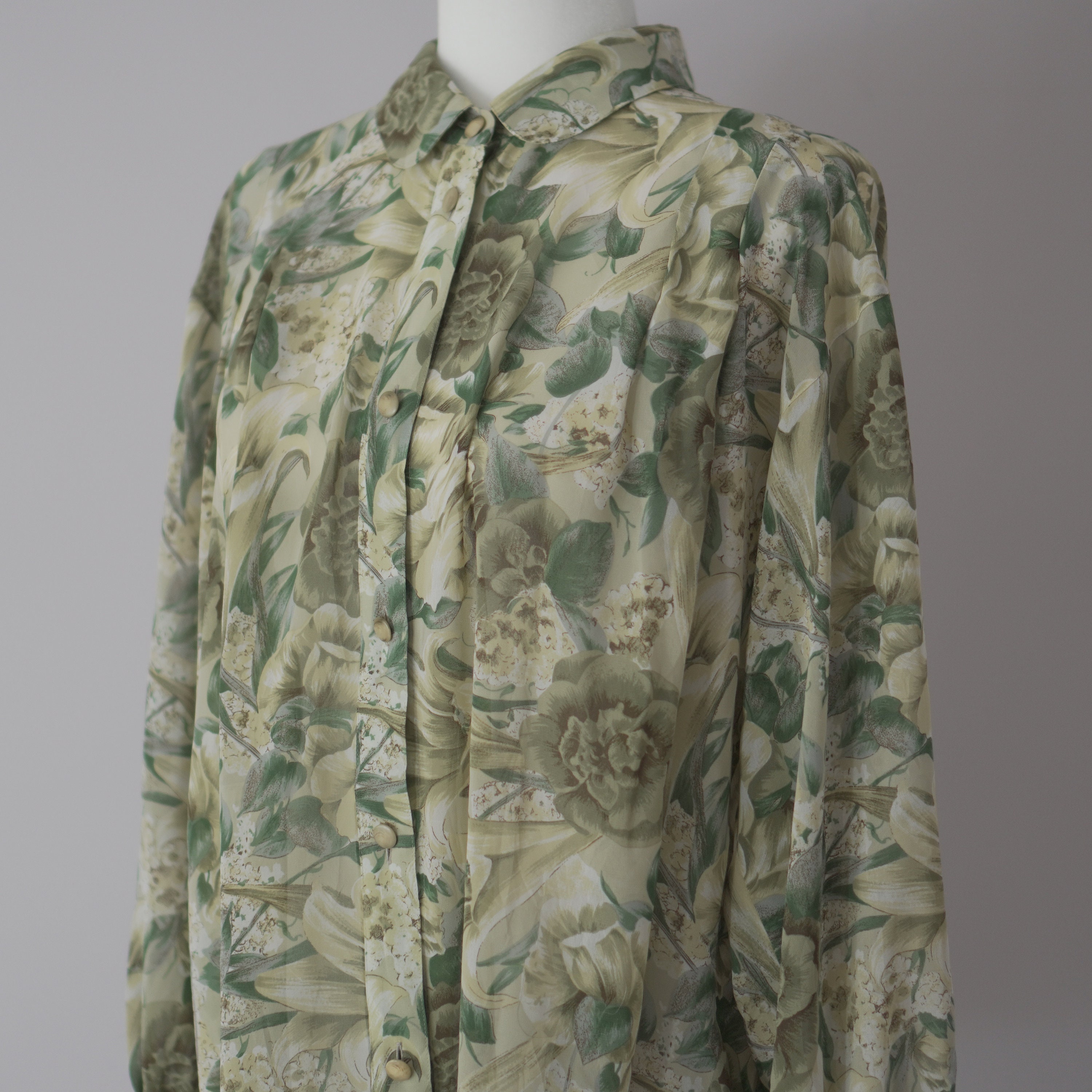 Light Green Floral Blouse Vintage Floral Top White Etsy