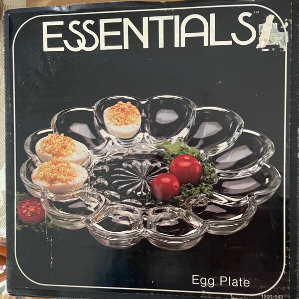 Vintage Essentials egg plate glass with 12 egg slots and open center section NiB