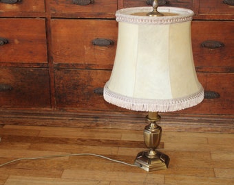 Beautiful Hollywood Regency brass table lamp