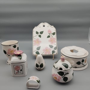 Kompletterande delar Villeroy & Boch Wild Rose, spis, saltkar, frukostbricka, servettring