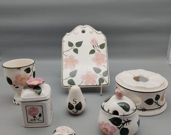 Ergänzungsstücke Villeroy & Boch Wild Rose, Stovchen, Salzstreuer, Frühstücksbrett, Serviettenring