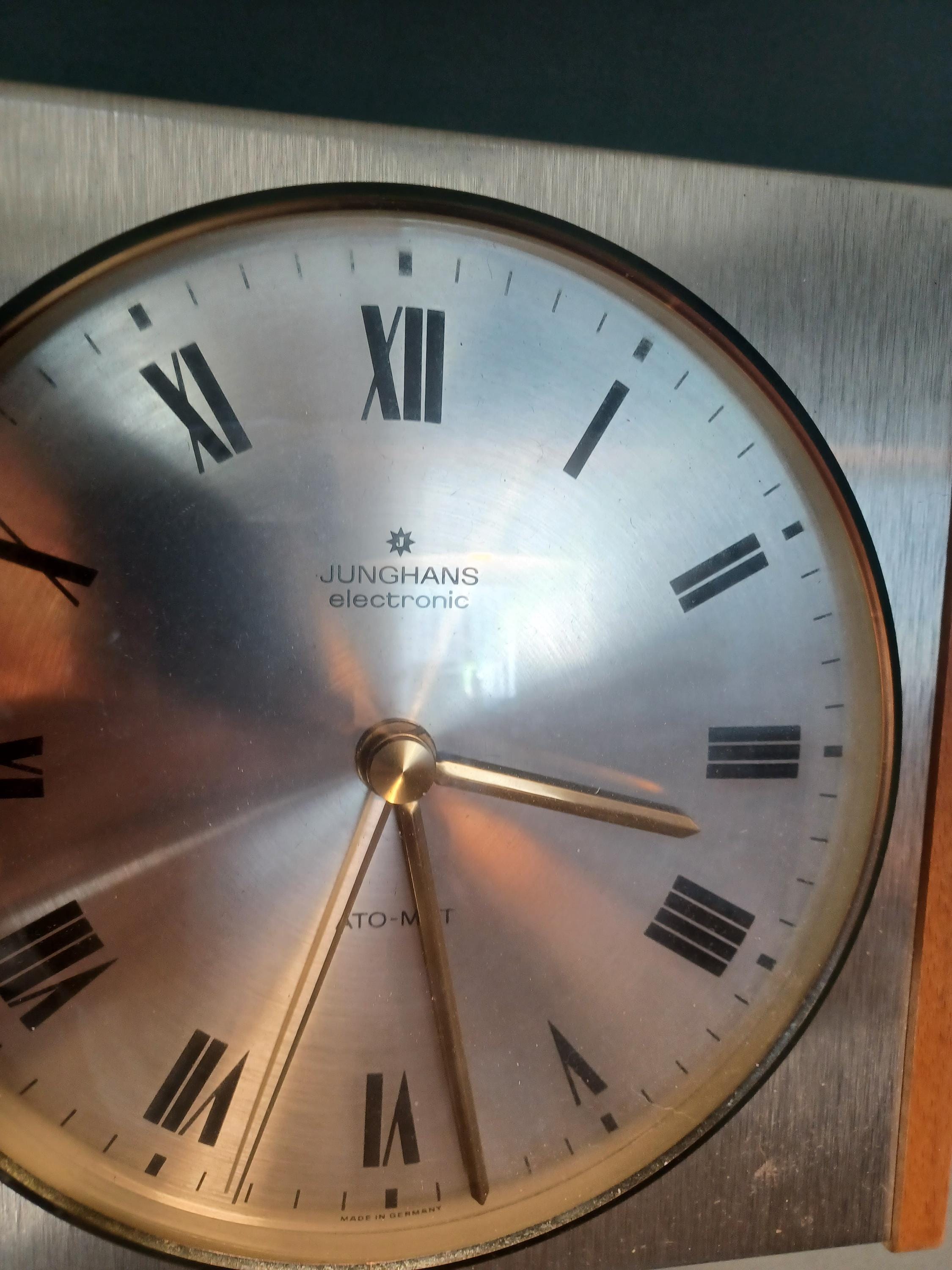 Junghans ATO-MAT S 掛時計 ゴールド Stylish Design Junghans Ato-mat Wall Clock in General