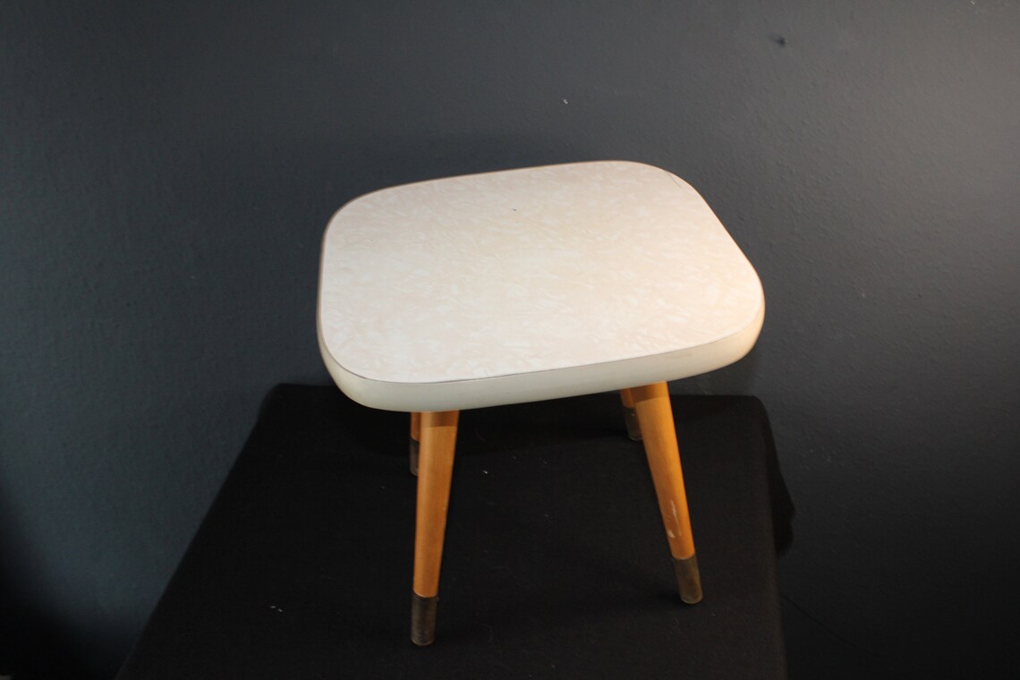 Schöner Mid Century Beistelltisch Blumenhocker, foto 2 di 5