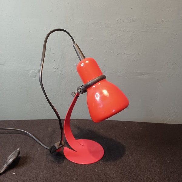 80er Jahre Nachttischlampe aus Metall in rot von Brilliant