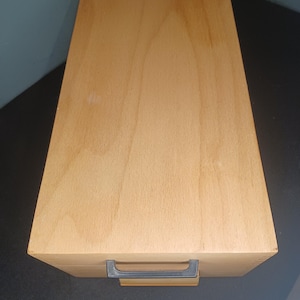 Prachtige XL DIN A6 archiefdoos van hout.