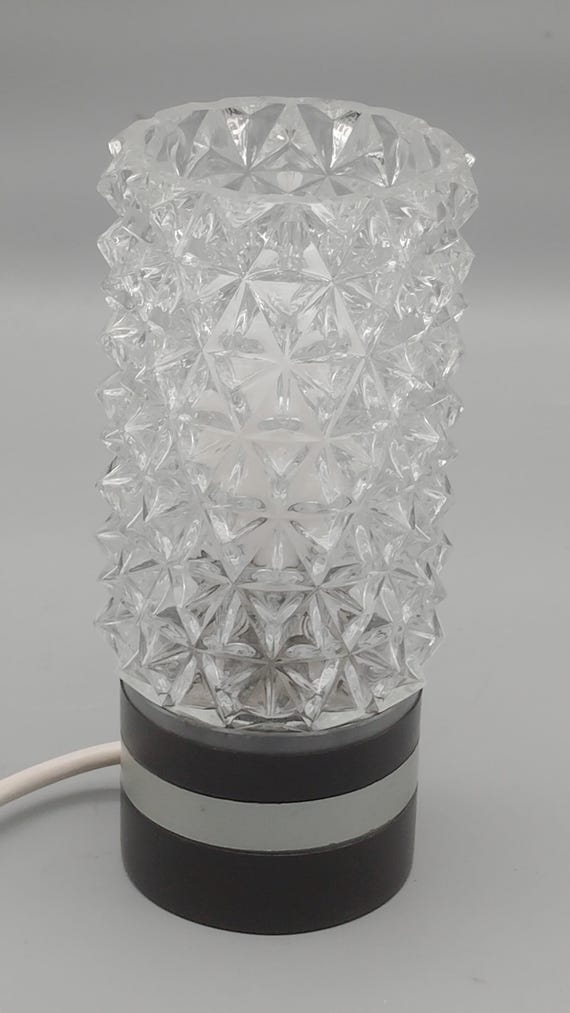 Schöne vintage Tischleuchte / Nachttischlampe aus Kristallglas & Metall ,70er Jahre ,