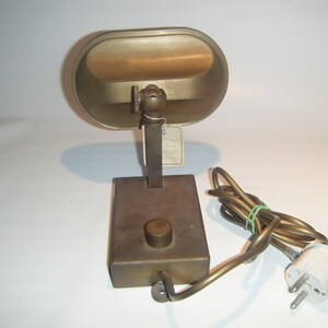 Gorgeous brass Relco wall uplighter. Halogen. NOS