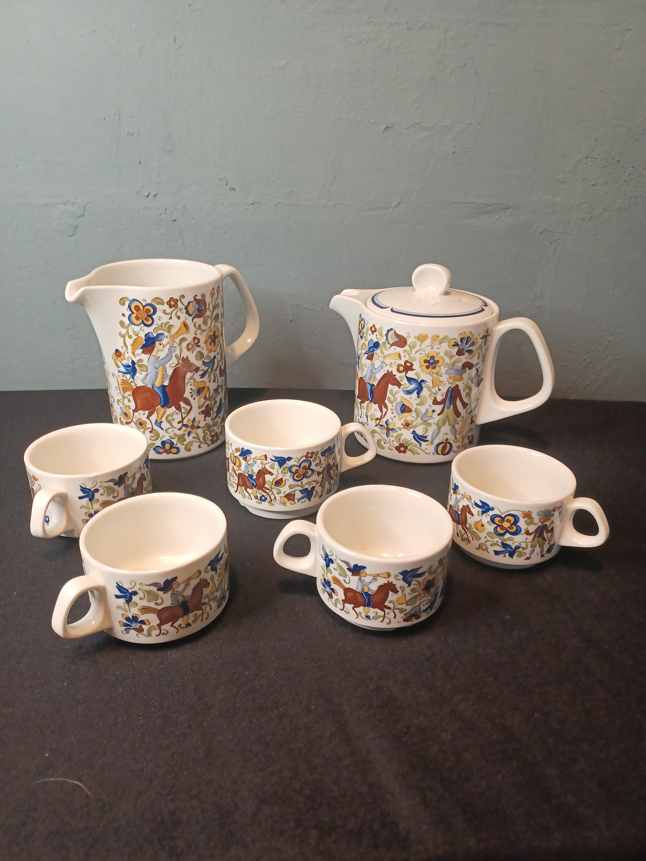 Villeroy & Boch Troubadour Accessories. Cups, Coffee Pot, Jug