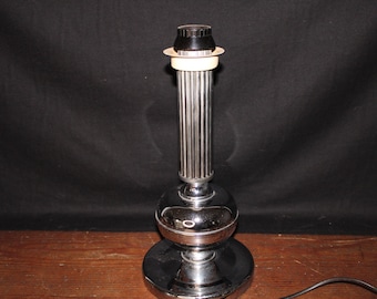 Great Art Deco table lamp in chrome and column form