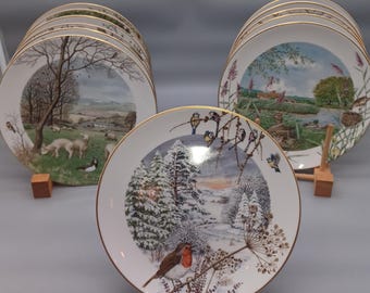 Vari mesi della serie annuale di piatti da collezione "A Country Lane" in porcellana Royal Worcester di Peter Barrett, piatti da calendario