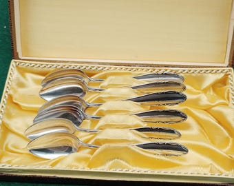 Set van 6 prachtige verzilverde mokka- en espressolepels WMF 2200, in een oude doos, 90% verzilvering.