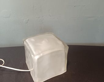 IKEA Ice Cube IVIKEN glazen tafellamp – vintage jaren 90 design – ijsblokje