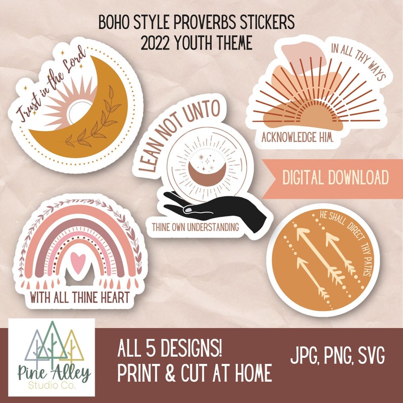 K&ouml;nnte beinhalten: F&uuml;nf digitale, druckbare Aufkleber mit Boho-Designs und inspirierenden Zitaten. Die Aufkleber beinhalten einen Halbmond mit einer Sonne, eine Hand, die einen Halbmond h&auml;lt, einen Regenbogen mit einem Herzen, eine Sonne mit Strahlen und Pfeile mit einem Zitat. Die Aufkleber sind perfekt, um Ihrem Planer, Laptop, Wasserflasche oder anderen Gegenst&auml;nden einen Hauch von Inspiration zu verleihen.