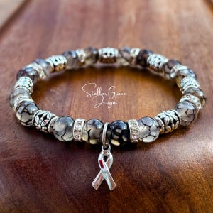 Sensibilisation au cancer du cerveau/aux tumeurs cérébrales| Bracelet de sensibilisation en agate rutile grise 6,75 po. | Sensibilisation au ruban gris| Cadeau chirurgie du cerveau