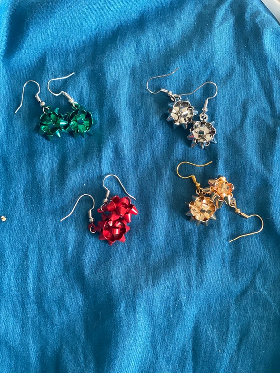 Christmas Holiday Drop Present Bow Earrings