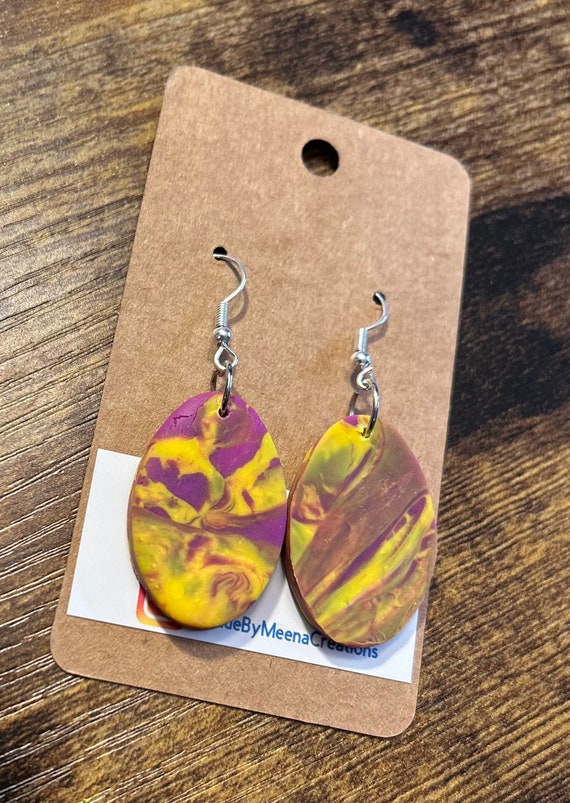 Oval dangle earrings