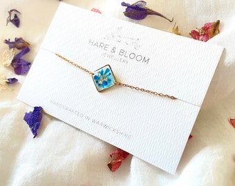 Bracelet pétale de fleur bleue et feuille d’or, bracelet de vraies fleurs, bijoux en résine minimale