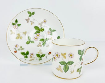 Wedgwood Wild Strawberry Tazza con piattino Bordo in oro 22 carati Fine Bone China Tazza da caffè espresso Classico design britannico Chintz